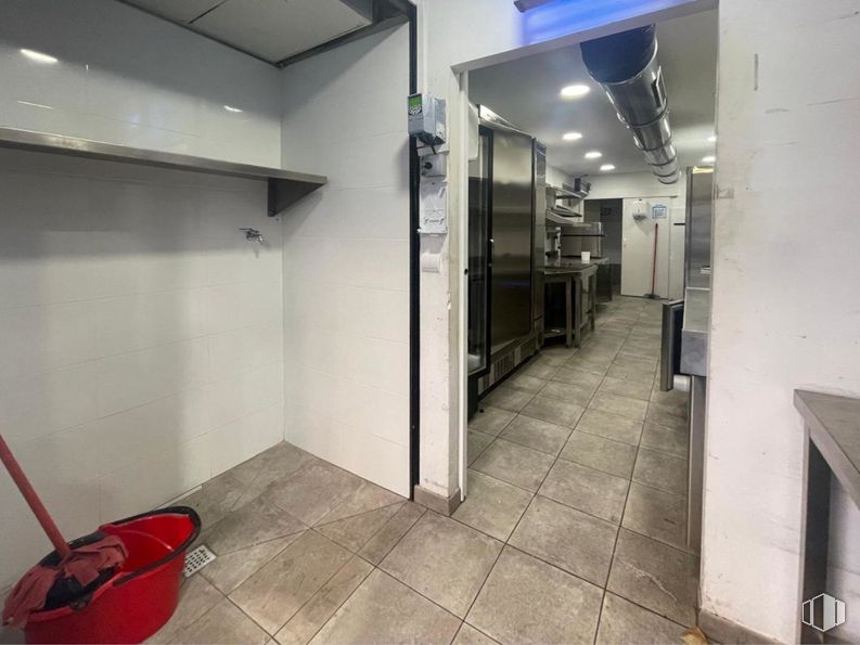 Local en venta en Zona Palos de la Frontera, Arganzuela, Madrid, 28045 con interiorismo, suelos, suelo, accesorio, gas, vidrio, edificio, techo, aluminio y máquina alrededor