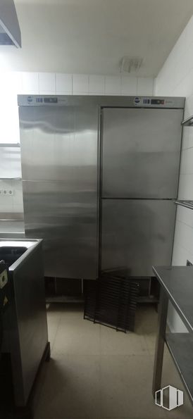 Local en alquiler en Plaza España, 8, Meco, Madrid, 28880 con refrigerador, accesorio, suelo, suelos, electrodoméstico, gas, electrodoméstico, edificio, aparato de cocina y ebanistería alrededor