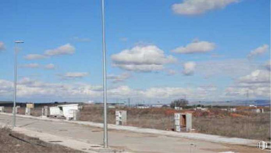 Land for sale at Sector V, Quer, Guadalajara, 19209 with street light, cloud, sky, asphalt, composite material, gas, landscape, cumulus, horizon and road surface around