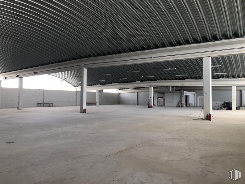 Industrial for sale at San Crispín - La Estación Consorcio, Colmenar Viejo, Madrid, 28770 with composite material, ceiling, shade, daylighting, building material, steel, hall and beam around