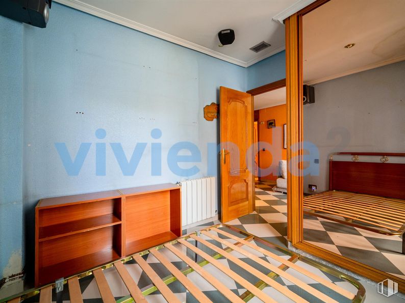 Local en venta en Calle Amador Valdés, Ciudad Lineal, Madrid, 28017 con propiedad, madera, accesorio, naranja, interiorismo, suelos, suelo, confort, madera dura y inmobiliario alrededor