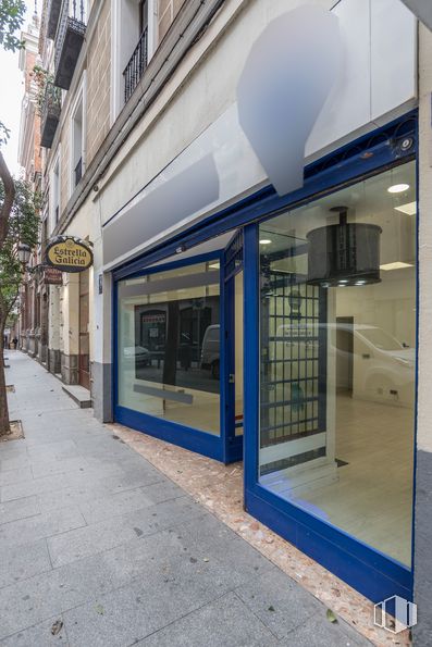 Local en venta en Calle Cañizares, 2, Centro, Madrid, 28012 con edificio, ventana, puerta, fachada, sombra, ciudad, edificio comercial, accesorio, diseño urbano y uso mixto alrededor