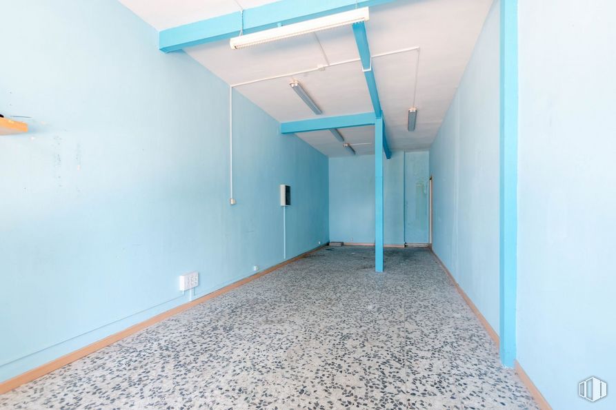 Local en venta en Calle Cóndor, Getafe, Madrid, 28904 con lámpara, alumbrado, accesorio, suelos, suelo, techo, azul eléctrico, pintura, puerta y vidrio alrededor