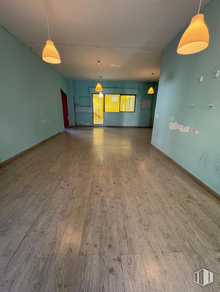 Local en alquiler en Calle Negritas, 11, Valdemoro, Madrid, 28342 con lámpara, alumbrado, accesorio, madera, pintura, edificio, suelo, suelos, propiedad material y hall alrededor