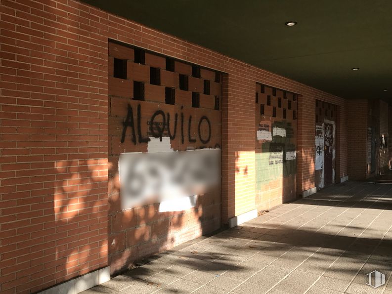 Retail for sale & for rent at Calle Alcalde Pedro González González, 10, Leganés, Madrid, 28914 with brick, road surface, brickwork, wood, architecture, interior design, floor, line, flooring and wall around