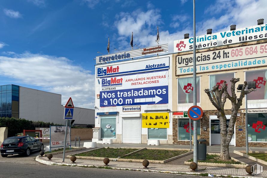 Nave en alquiler en Avenida Naciones, Illescas, Toledo, 45200 con coche, edificio, nube, cielo, luz de la calle, planta, área residencial, bienes raíces, gas y fachada alrededor