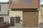 Retail for sale at Casco antiguo, Quintanar del Rey, Cuenca, 16220 with window, door, building, cloud, sky, plant, road surface, wood, asphalt and brick around