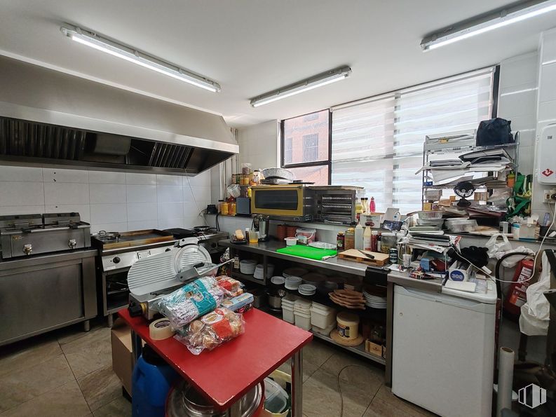 Local en alquiler en Avenida Ferrocarril, Arganda del Rey, Madrid, 28500 con alumbrado, mesa, lámpara, mueble, interiorismo, diseño automovilístico, gas, ingeniería, máquina y aparato de cocina alrededor