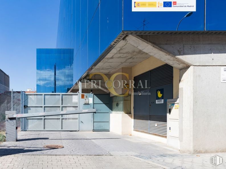 Oficina en venta en Zona Calle Alcalá, San Blas - Canillejas, Madrid, 28037 con propiedad, sombra, material compuesto, fachada, inmobiliario, edificio comercial, diseño urbano, cielo, asfalto y ciudad alrededor