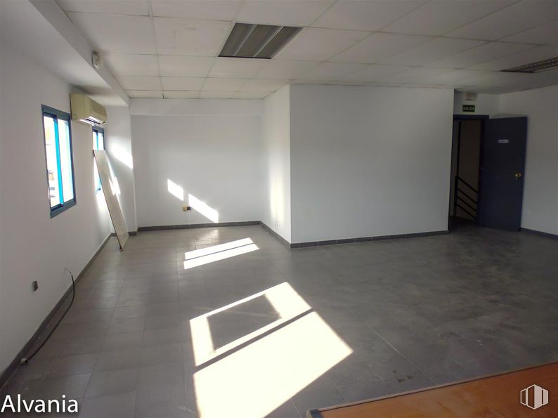 Nave en alquiler en Polígono Urtinsa, Alcorcón, Madrid, 28923 con ventana, puerta, edificio, accesorio, suelos, suelo, madera, techo, hall y espacio alrededor