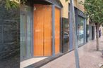 Retail for sale & for rent at Calle Polvoranca, Leganés, Madrid, 28911 with door, building, fixture, wood, shade, road surface, window, tree, facade and tints and shades around