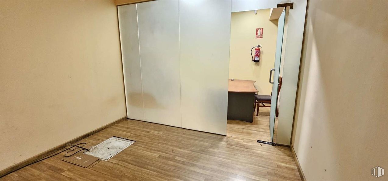 Local en alquiler en Calle Río Alberche, Toledo, 45007 con suelos, suelo, pared, madera, suelos de madera, suelo laminado, interiorismo, puerta, tinte para madera y madera dura alrededor