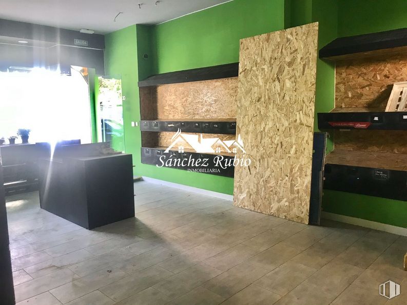 Local en venta en Zona Centro, Torrelodones, Madrid, 28250 con mueble, verde, edificio, suelo, sala de estar, diseño de interiores, madera, piso, bienes raíces y madera alrededor