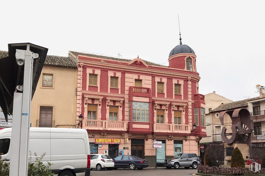 Retail for rent at Plaza Miguel Echegaray, 1, Quintanar de la Orden, Toledo, 45800 with car, building, van, wheel, tire, window, vehicle, sky, house and neighbourhood around