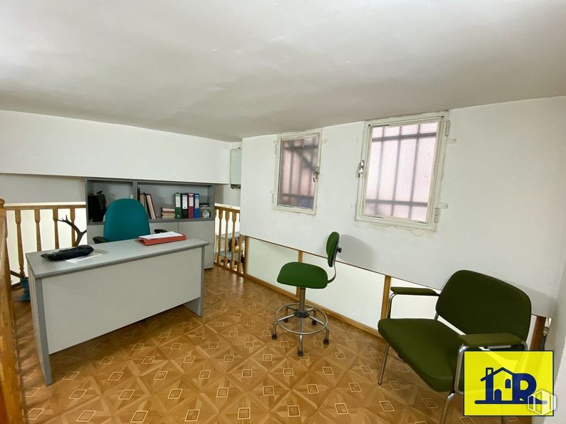 Retail for sale at Calle Maestro Pradas, 8, Cuenca, 16001 with chair, window, desk, furniture, property, building, table, houseplant, office chair and interior design around