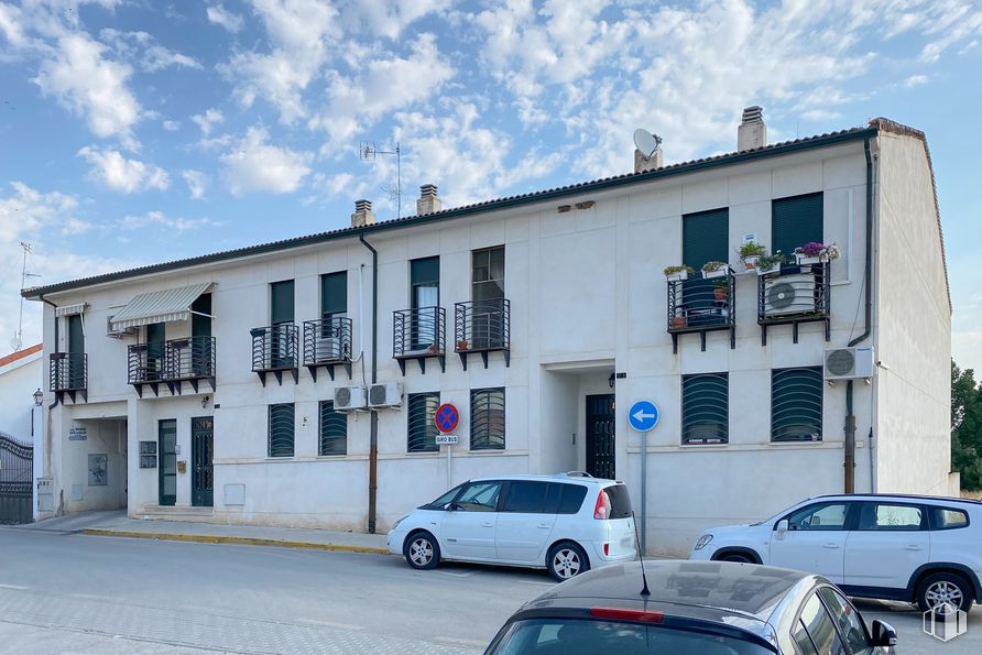 Nave en venta en Rotonda Altillo Martín Pescador, 17, San Martín de la Vega, Madrid, 28330 con coche, edificio, rueda, neumático, vehículo terrestre, luz de estacionamiento automotriz, cielo, vehículo, nube y ventana alrededor