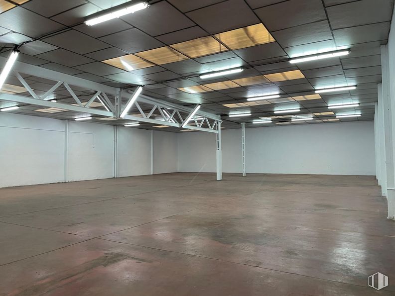 Industrial for rent at Calle Ventalama, Toledo, 45007 with hall, wood, interior design, building, floor, flooring, shade, ceiling, glass and space around