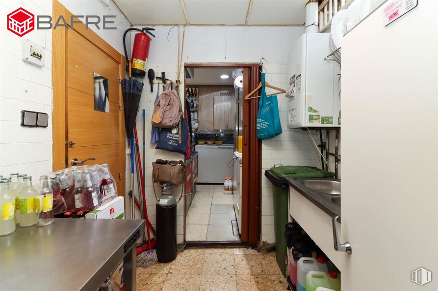 Local en venta en Zona Estación, Pinto, Madrid, 28320 con puerta, suelos, servicio, máquina, evento, mesa, habitación, edificio, refrigerador y empleo alrededor