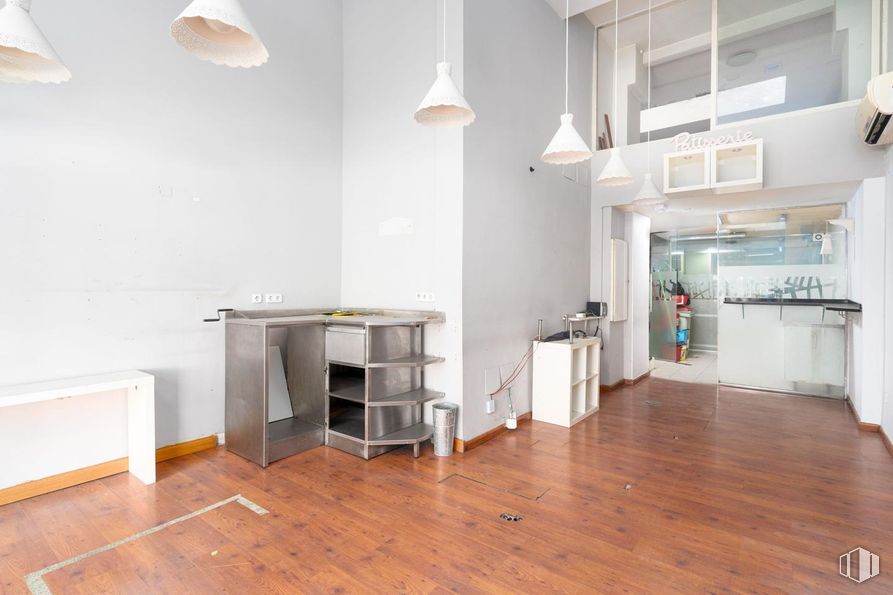 Local en venta en Calle Clara del Rey, Chamartín, Madrid, 28002 con lámpara, alumbrado, mueble, propiedad, ebanistería, mesa, edificio, madera, interiorismo y encimera alrededor