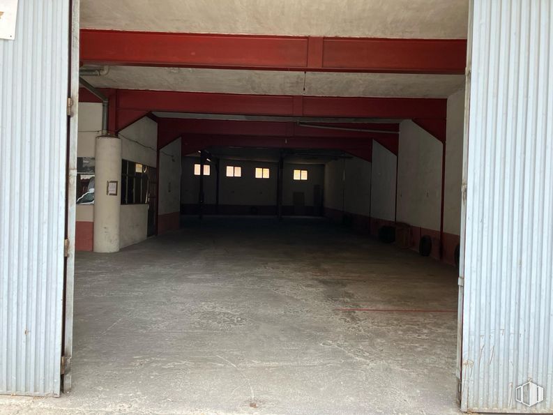 Nave en alquiler en Calle Maria De Pablos Cerezo, 10 , Segovia, 40005 con accesorio, suelo, edificio, material compuesto, suelos, fachada, hormigón, madera, gas y asfalto alrededor