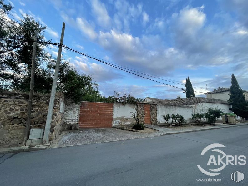 Land for sale at Calle Calvario, Nambroca, Toledo, 45190 with cloud, sky, plant, building, road surface, asphalt, land lot, tree, residential area and slope around