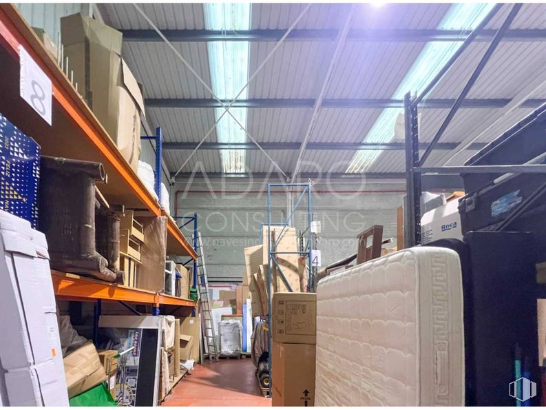 Industrial for sale & for rent at Camino Corral, Camarma de Esteruelas, Madrid, 28816 with floor, shipping box, warehouse, cardboard packaging, metal, inventory, ceiling, box, packing materials and building material around