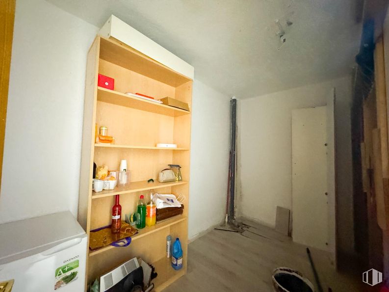 Local en venta en Calle Peña de la Atalaya, Puente de Vallecas, Madrid, 28053 con estantería, propiedad, mueble, estante, madera, estantería, interiorismo, suelo, pared y suelos alrededor