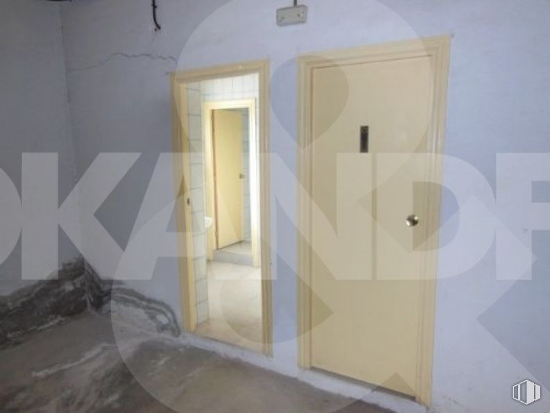 Industrial for sale at Santa María de Benquerencia, Toledo, 45007 with door, building, house, wood, floor, stairs, facade, ceiling, table and plaster around