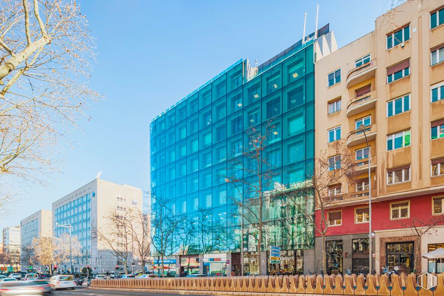 Oficina en alquiler en Calle María de Molina, 40, Salamanca, Madrid, 28006 con edificio, cielo, propiedad, ventana, bloque de torres, diseño urbano, condominio, barrio, zona residencial y árbol alrededor