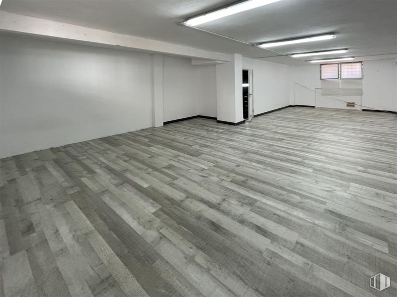 Local en venta en Calle Real, 112, San Sebastián de los Reyes, Madrid, 28700 con ventana, accesorio, hall, madera, suelos, suelo, madera dura, material de construcción, material compuesto y suelo laminado alrededor