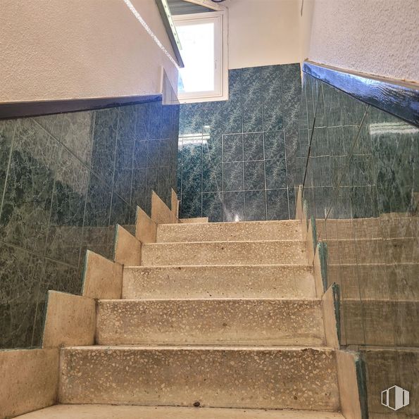 Local en venta en Calle Hornachos, Puente de Vallecas, Madrid, 28053 con ventana, suelos, suelo, escaleras, material compuesto, azulejo, pasamanos, material de construcción, mármol y tinte para madera alrededor