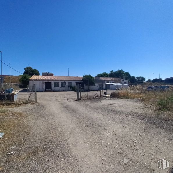 Nave en venta en Zona industrial, Fuenlabrada, Madrid, 28944 con cielo, asfalto, edificio, superficie de la carretera, lote de terreno, árbol, casa, paisaje, carretera y planta alrededor