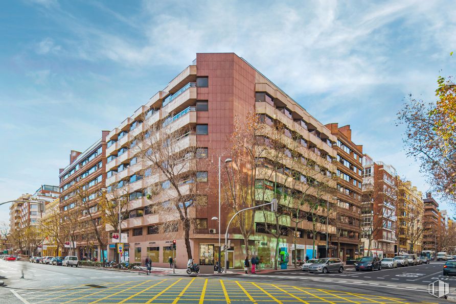 Oficina en alquiler en Paseo General Martínez Campos, 46, Chamberí, Madrid, 28010 con edificio, nube, cielo, propiedad, infraestructura, bloque de torres, ventana, arquitectura, árbol y diseño urbano alrededor