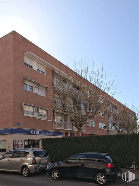 Local en venta en Calle Fuentenovilla, 1, Alcalá de Henares, Madrid, 28802 con coche, edificio, rueda, neumático, cielo, vehículo terrestre, vehículo, ventana, vehículo de motor y exterior del automóvil alrededor