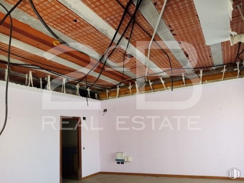 Local en venta en Casco urbano, Consuegra, Toledo, 45700 con puerta, edificio, madera, accesorio, techo, fachada, material compuesto, suelos, hall y evento alrededor