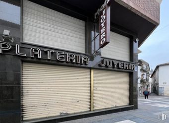 Retail for rent at Calle Real, 24, Arganda del Rey, Madrid, 28500 with window blind, property, font, building, fixture, facade, real estate, gas, sky and composite material around