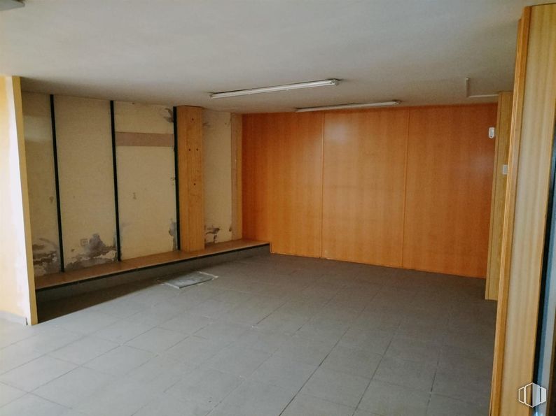 Local en venta en Calle Revuelta, Colmenarejo, Madrid, 28270 con suelos, suelo, madera, techo, habitación, tinte para madera, contrachapado, madera dura, hall y suelo de baldosas alrededor