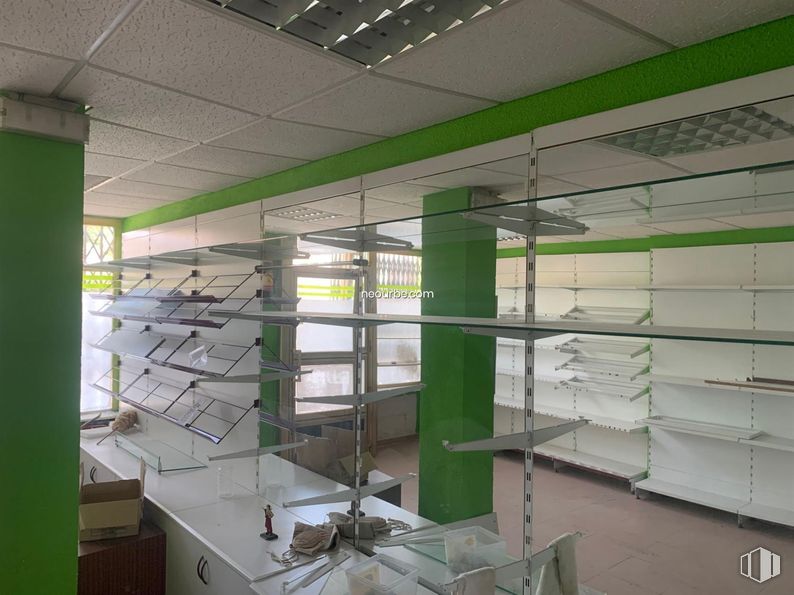 Retail for sale at Calle Agustín Rodríguez Sahagun, Ávila, 05003 with furniture, fixture, flooring, shelving, glass, engineering, ceiling, metal, commercial building and building around