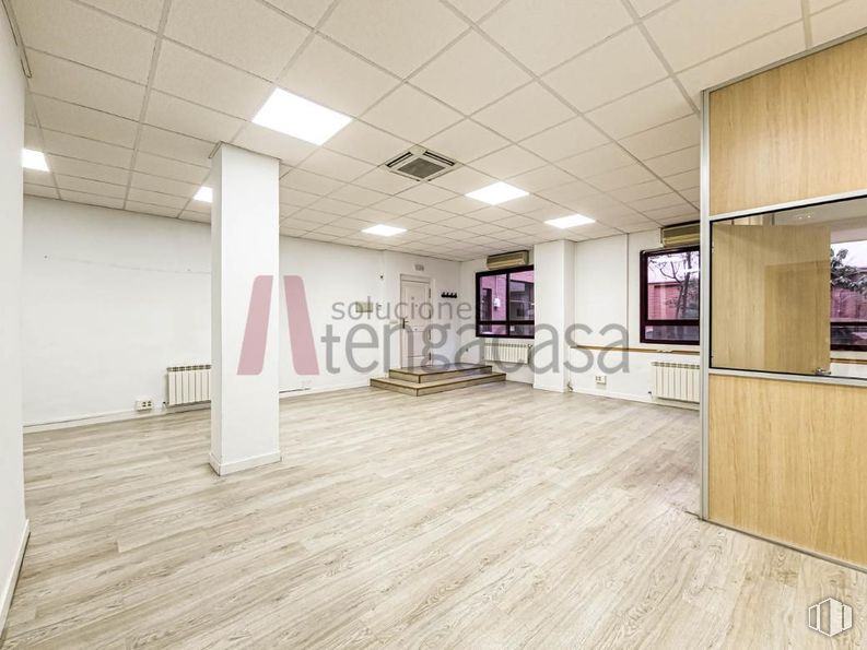 Oficina en alquiler en Calle Azcona, Salamanca, Madrid, 28028 con lámpara, alumbrado, madera, hall, interiorismo, suelos, suelo, madera dura, suelo laminado y evento alrededor