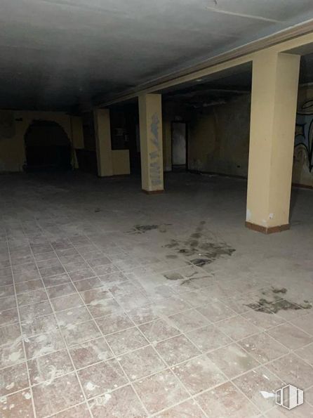 Retail for sale at Avenida Playa de Escalona, Escalona, Toledo, 45910 with property, grey, flooring, road surface, floor, wall, composite material, tile flooring, ceiling and building material around