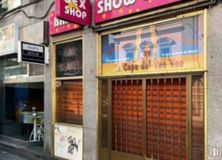 Retail for sale at Calle Bravo Murillo, Tetuán, Madrid, 28020 with window, building, fixture, brick, facade, door, brickwork, font, sidewalk and street around