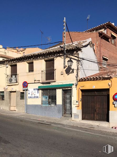 Local en alquiler y venta en Calle Trinitarios, 8, Toledo, 45003 con puerta, ventana, cielo, edificio, accesorio, casa, barrio, pared, área residencial y fachada alrededor