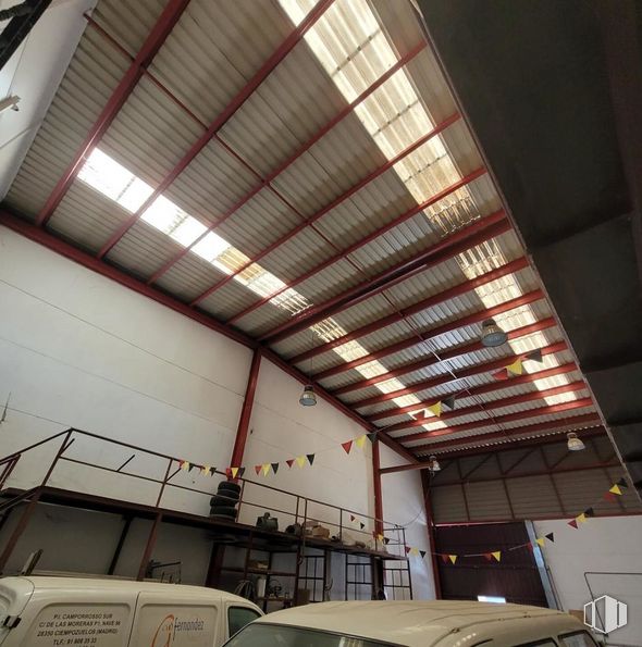 Industrial for sale at Calle Juan de la Cierva, Valdemoro, Madrid, 28341 with building, light, shade, wood, beam, metal, automotive design, ceiling, engineering and roof around