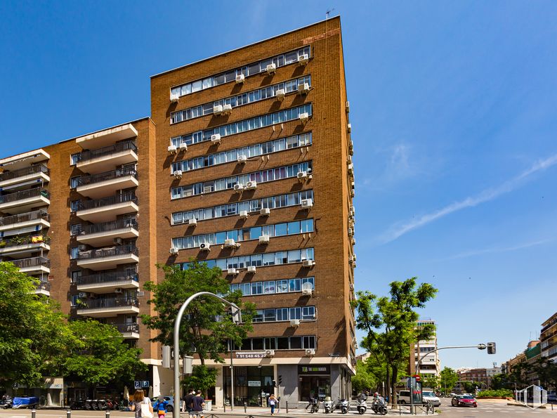 Oficina en alquiler en Calle Rodríguez San Pedro, 2, Chamberí, Madrid, 28015 con edificio, cielo, árbol, infraestructura, bloque de torre, condominio, diseño urbano, planta, barrio y área residencial alrededor