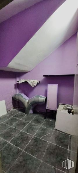 Retail for sale at Calle Lucero, La Latina, Madrid, 28047 with couch, property, building, purple, interior design, architecture, flooring, floor, comfort and fixture around