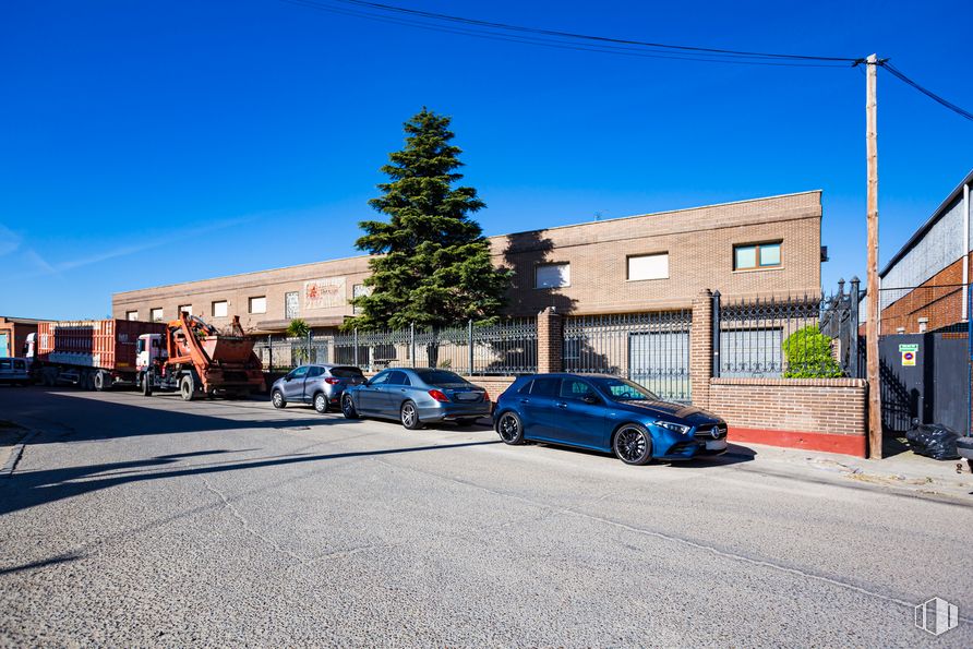 Oficina en venta en Calle Metales, 19, Humanes de Madrid, Madrid, 28970 con coche, edificio, neumático, rueda, vehículo terrestre, vehículo, cielo, ventana, vehículo de motor y asfalto alrededor