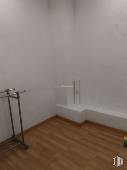 Local en venta en Centro Comercial Zoco, Centro Comercial Zoco, Arganda del Rey, Madrid, 28500 con mueble, madera, piso, suelo, propiedad material, madera, accesorio, tinte para madera, suelos laminados y material compuesto alrededor