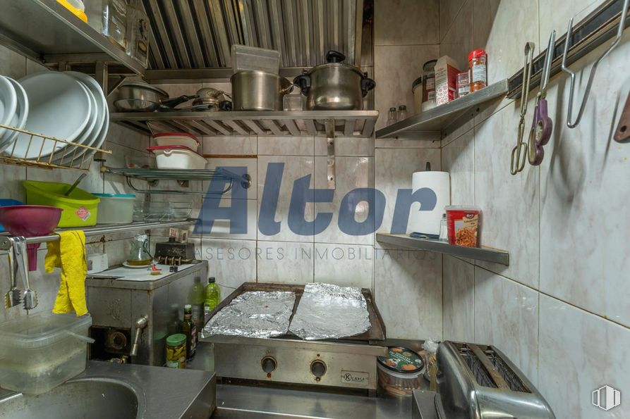 Local en venta en Calle Melchor Cano, Moncloa - Aravaca, Madrid, 28008 con vajilla, cocina, gas, ingeniería, casa, máquina, techo, habitación, edificio y electrodoméstico alrededor