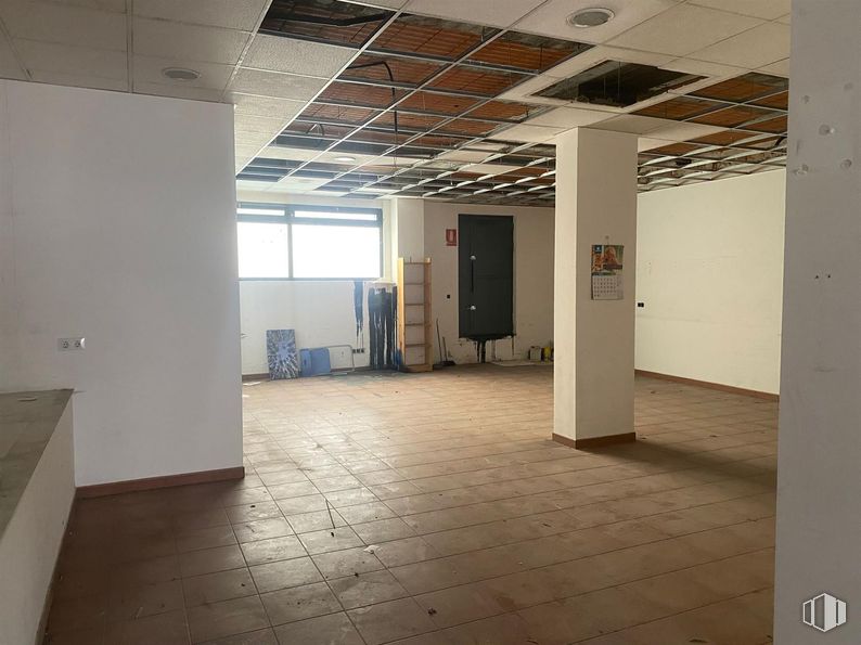 Local en alquiler en Paseo Chopera, 47, Arganzuela, Madrid, 28045 con puerta, ventana, suelos, suelo, techo, interiorismo, material compuesto, suelo de baldosas, hall y vidrio alrededor