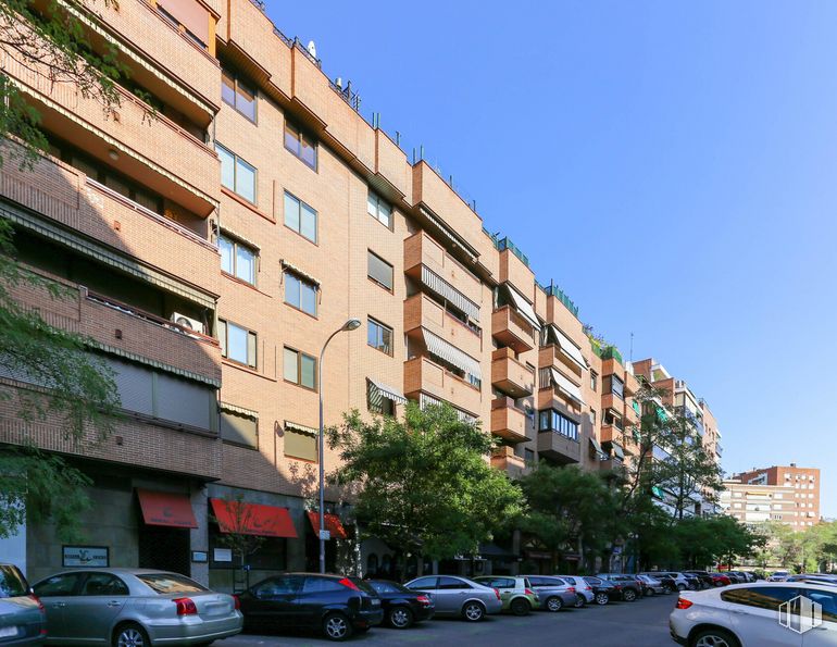 Local en alquiler en Zona Chamartín, Chamartín, Madrid, 28016 con coche, edificio, vehículo terrestre, rueda, cielo, neumático, vehículo, ventana, infraestructura y diseño urbano alrededor